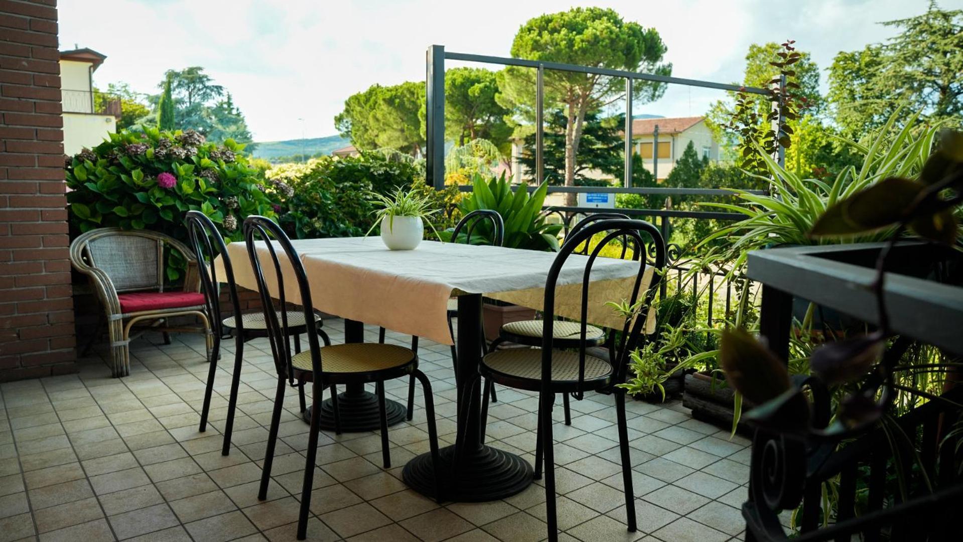 Florivana Boutique Hotel Ristorante سان بيترو في كاريانو المظهر الخارجي الصورة