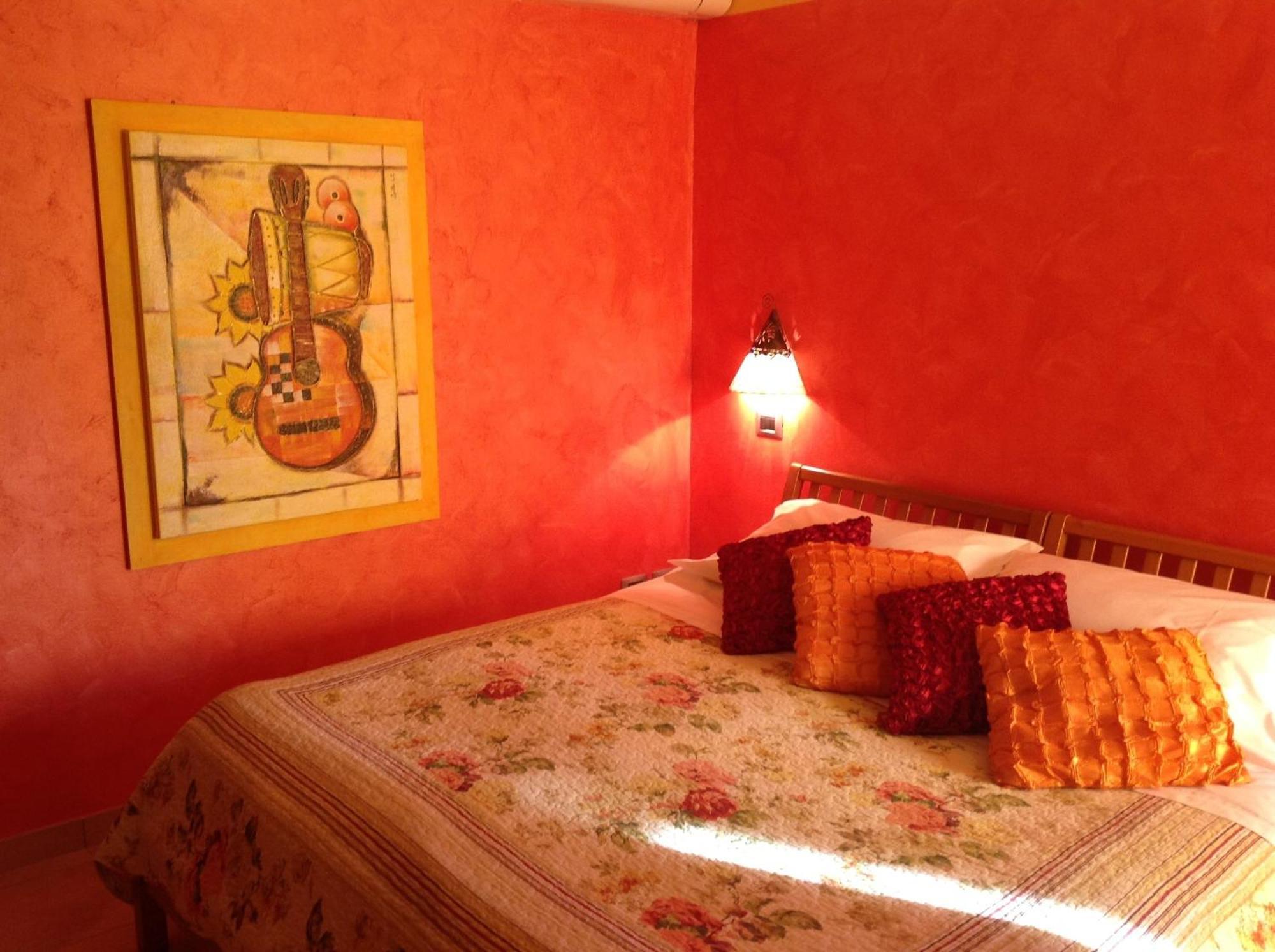 Florivana Boutique Hotel Ristorante سان بيترو في كاريانو الغرفة الصورة